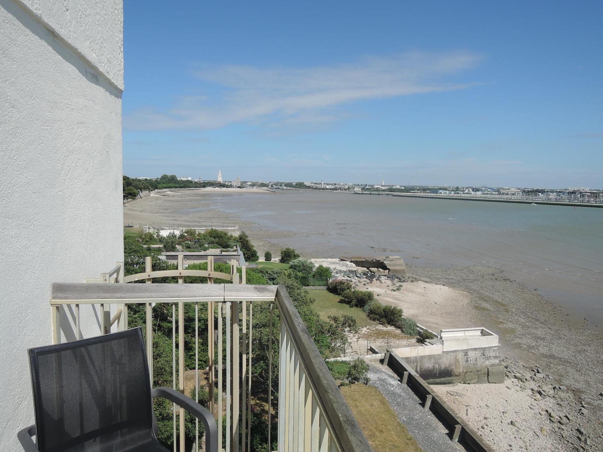 Hotel Les Brises La Rochelle  Room photo